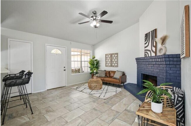 Photo - 517-519 Greenlawn Blvd