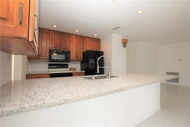 Photo - 1122 NW 82nd Ave