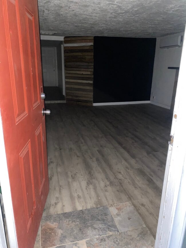 Photo - 328 W Wilson Ave