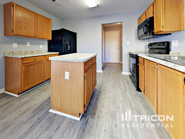 Photo - 9612 Aventide Ln