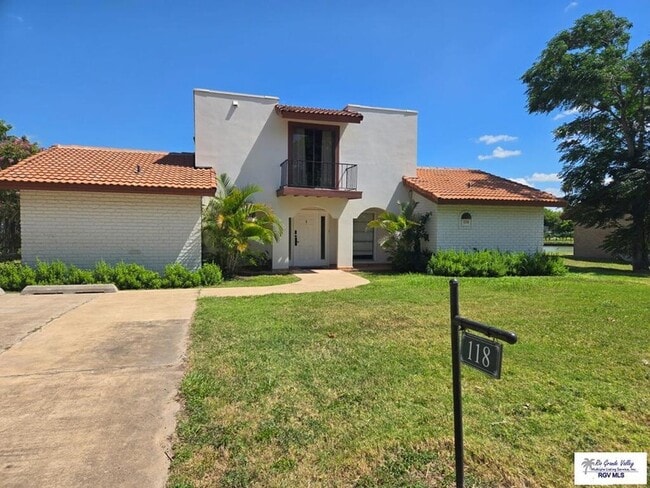 118 Zapata Ave