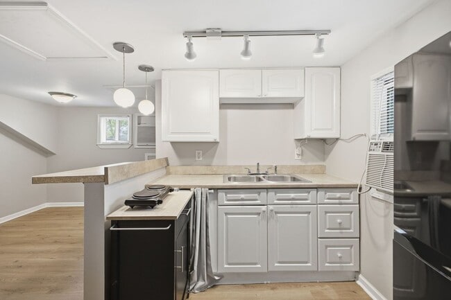 Photo - Charming Sylvan Park Studio