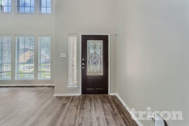 Photo - 3621 Spring Run Ln