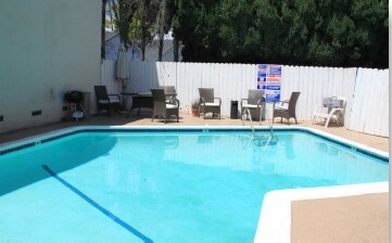 Pool - Amherst Gardens