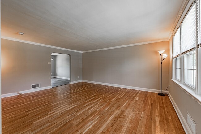Photo - 1565 Dellsway Rd