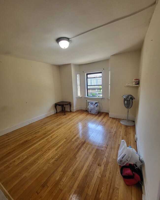 72 W Hudson Ave
