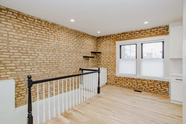 Photo - 6677 N Oliphant Ave Unit 401