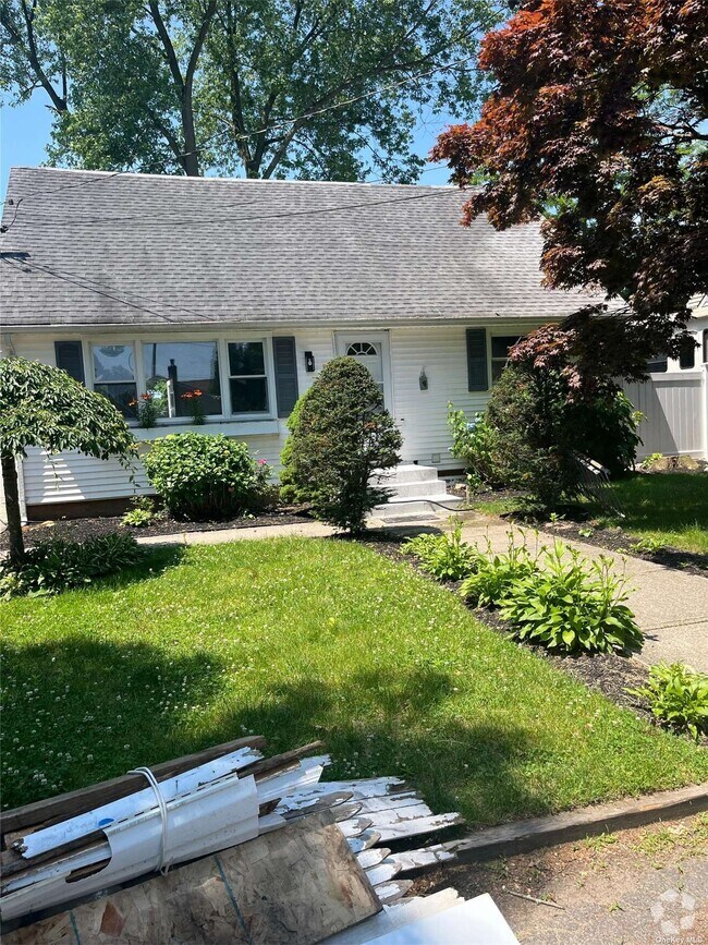 Houses for Rent in Elwood NY 4 Houses