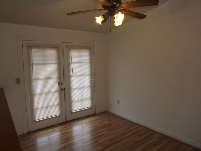 Photo - Nice 3 Bedroom 1 3/4 Bath Home in Spanaway!