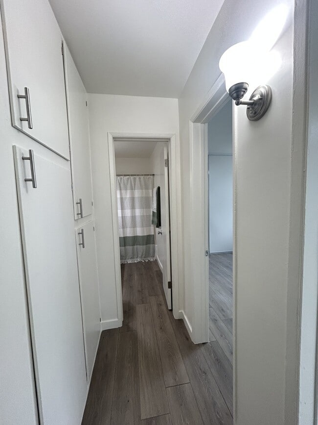 8821 Owensmouth Ave Unit 9