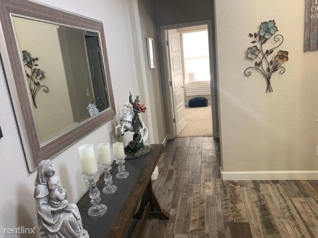 Photo - 4 br, 4 bath House - 235 W Hayward Ln