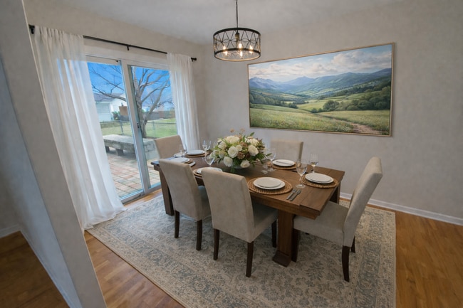 Photo - 1900 Holly Way