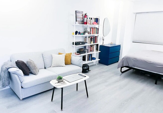 Building Photo - 2141 I St NW Unit The President