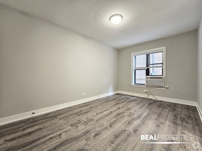 Building Photo - 429 W Belden Ave Unit Studio Rental