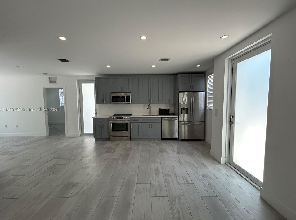 Photo - 3823 Thomas Ave (Miami, FL)