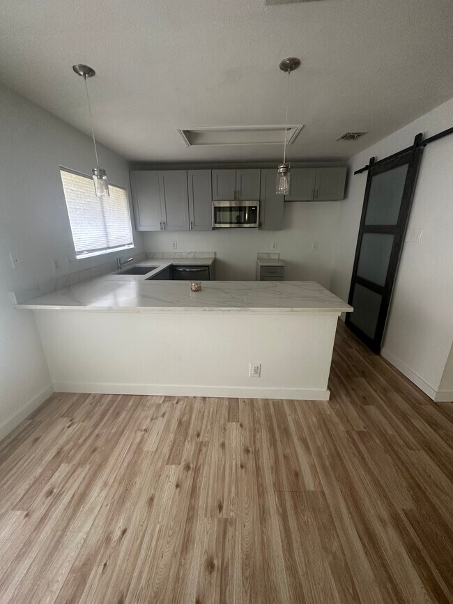 Photo - 7948 Corona Rdg