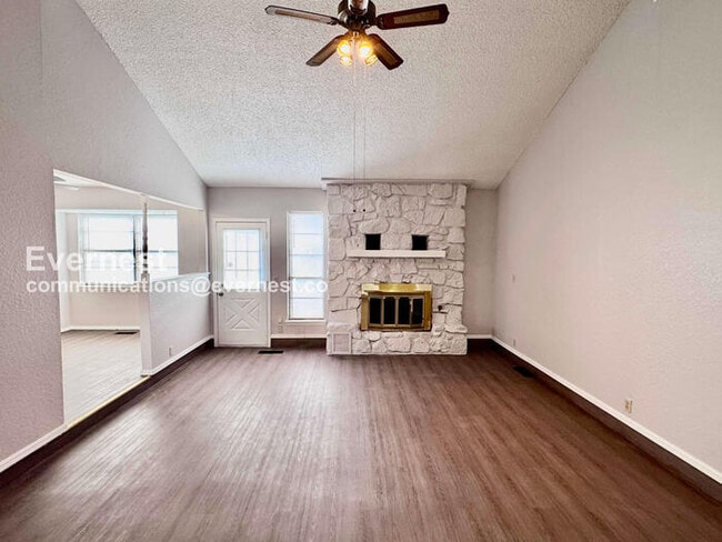 Photo - 3 Bed, 2 Bath Home with Garage / Pet-Friendly / Available Now!