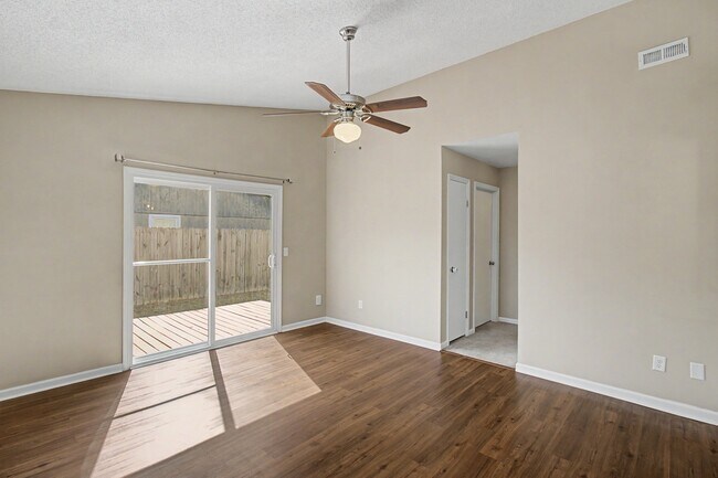 Photo - 1384 Forest Lake Dr