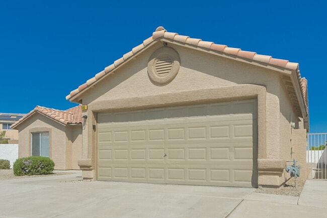 1100 Sport of Kings Ave