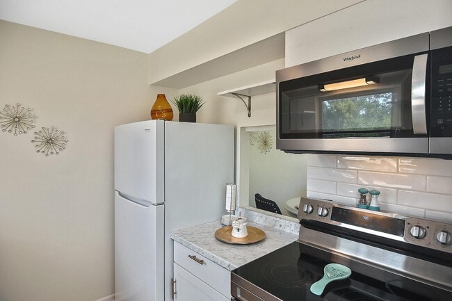 Building Photo - 708 Joel Blvd Rental