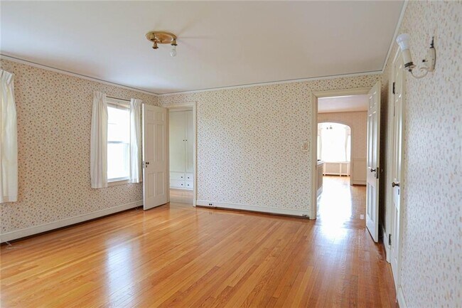 Photo - 36-36 Underwood St.