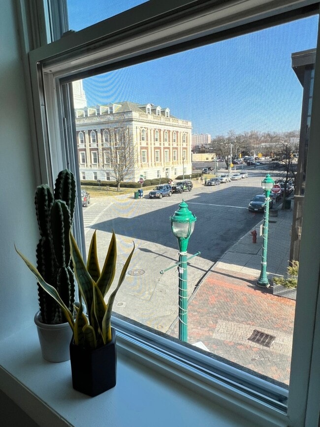 Photo - 132 Jay St