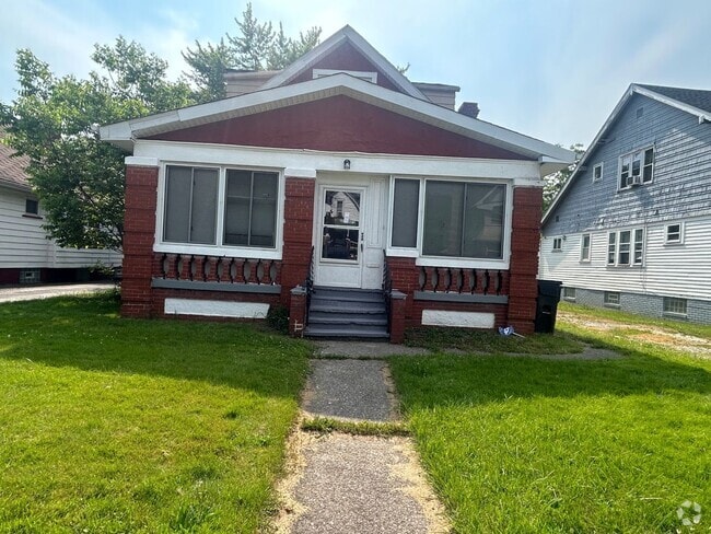 Building Photo - Charming 3-Bedroom Property in Prime Location Rental