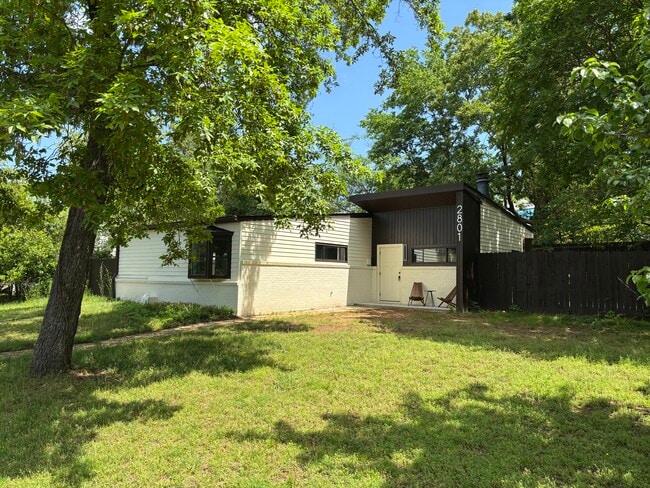 Photo - 2801 Circlewood Rd House