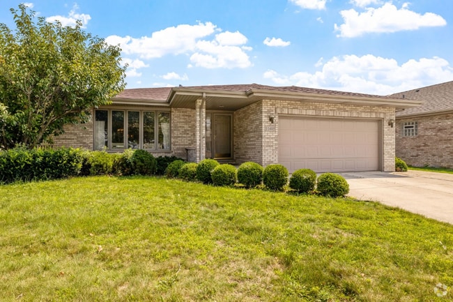 Building Photo - 11405 Foxwoods Dr Rental