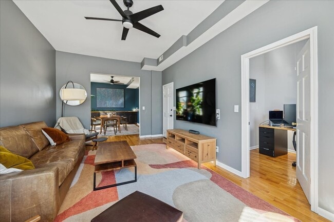 Photo - 3024 N Sawyer Ave Unit 2