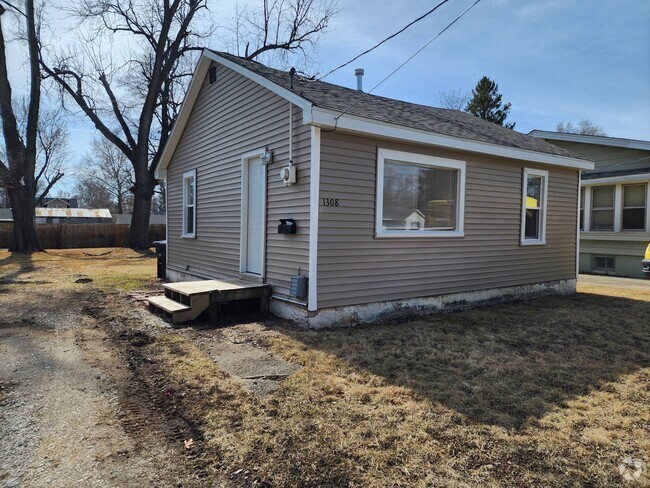 Building Photo - 1 Bedroom 1 Bath Home