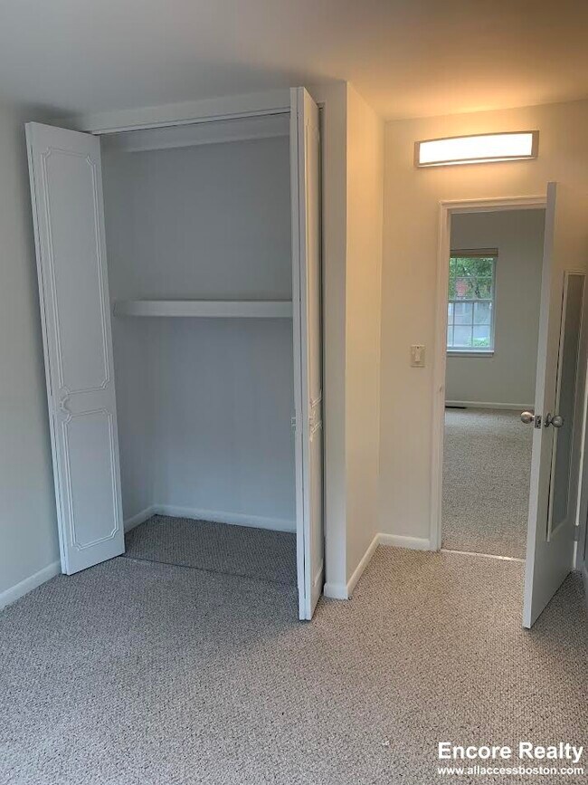 Photo - 144 Lake Shore Rd Unidad 1