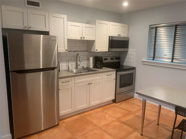 Photo - 907 NW 4th St Unit 1