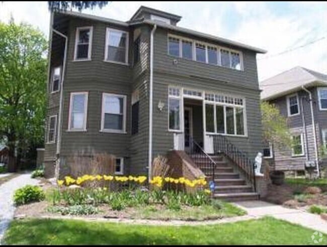 Building Photo - 52 Clement Ave Unit 1 Rental