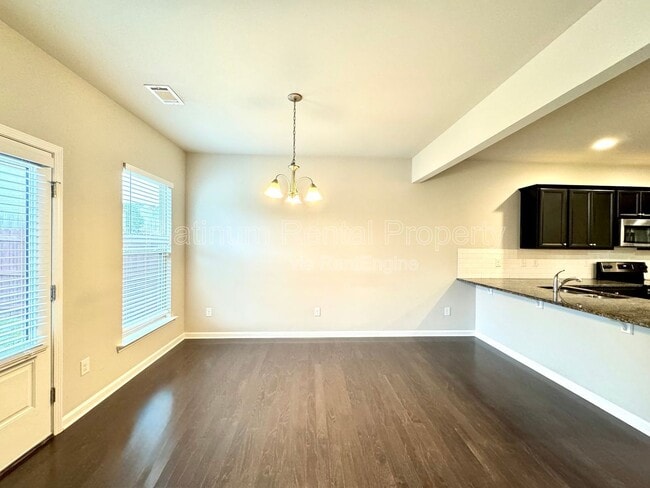 Photo - 1471 Brushed Ln