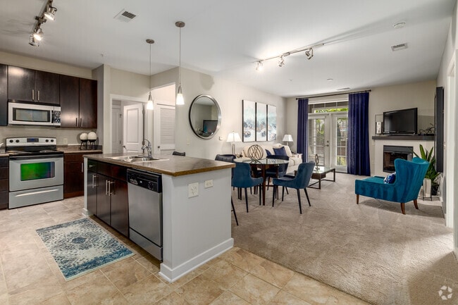 2BR, 2BA - SoHo
