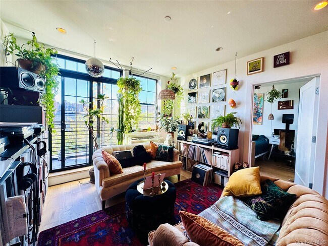 Photo - 129 Stockholm St Unit 4R