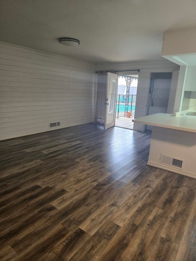 Photo - 8604 Baltimore Dr Unit 2