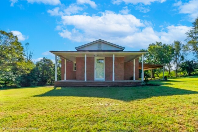 Photo - 407 Christopher Dr