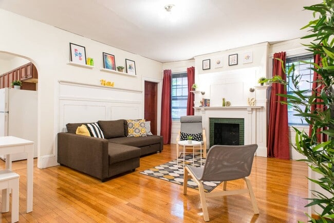 Building Photo - 1253 Beacon St