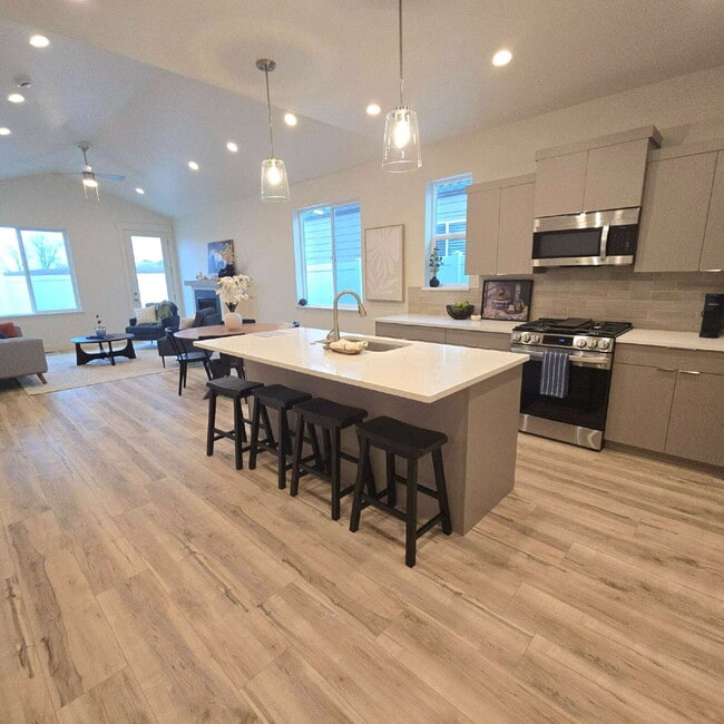 Photo - Beautiful, bright and brand NEW! Apartamento