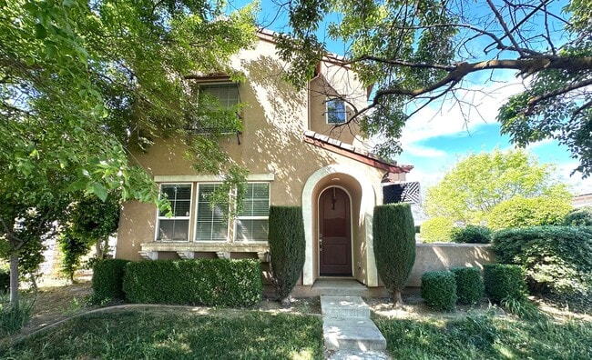 Building Photo - Spacious Home in Prime Turlock Location