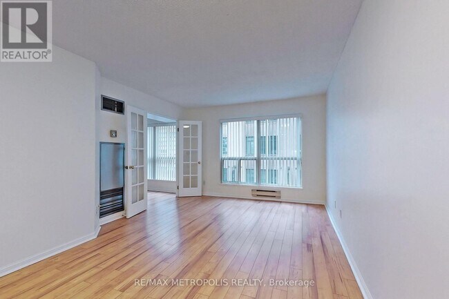 Photo - 7 Carlton St. Unit 708