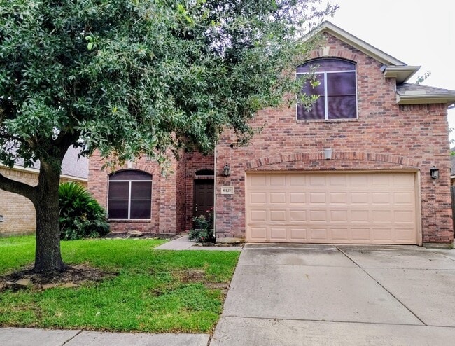 Building Photo - 6126 Menor Crest Dr