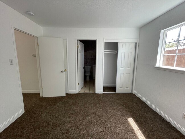 4357 College Way Unit 4