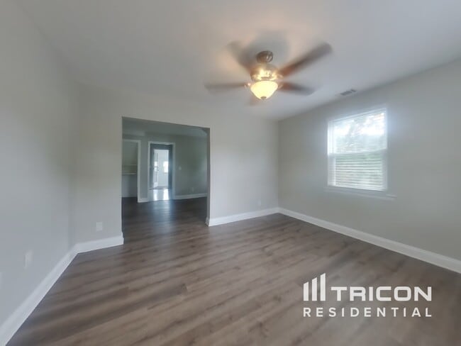 Photo - 3300 Maygreen Ave