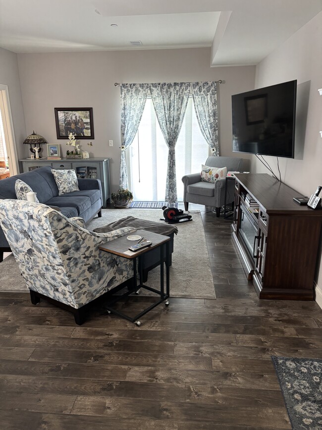 Building Photo - 6401 Brookfield Court Dr Unit 6401 Brookfield Ct. 102 Rental