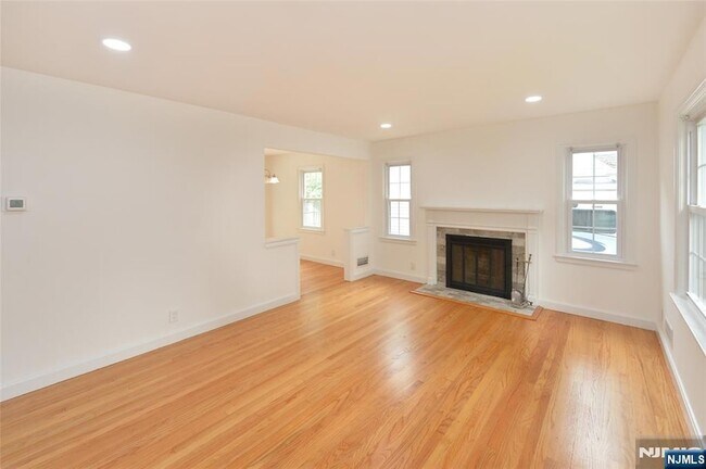 Photo - 10 Remington Rd