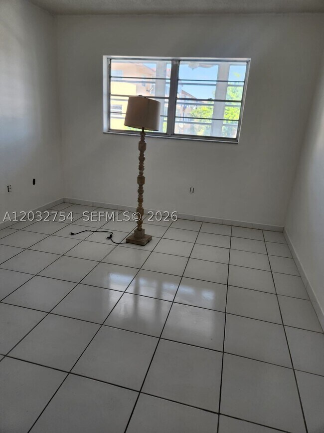160 Royal Palm Rd Unit 215