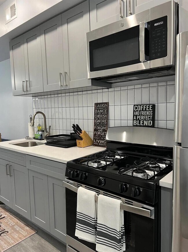 Photo - 84 Sherman Ave Unit 5